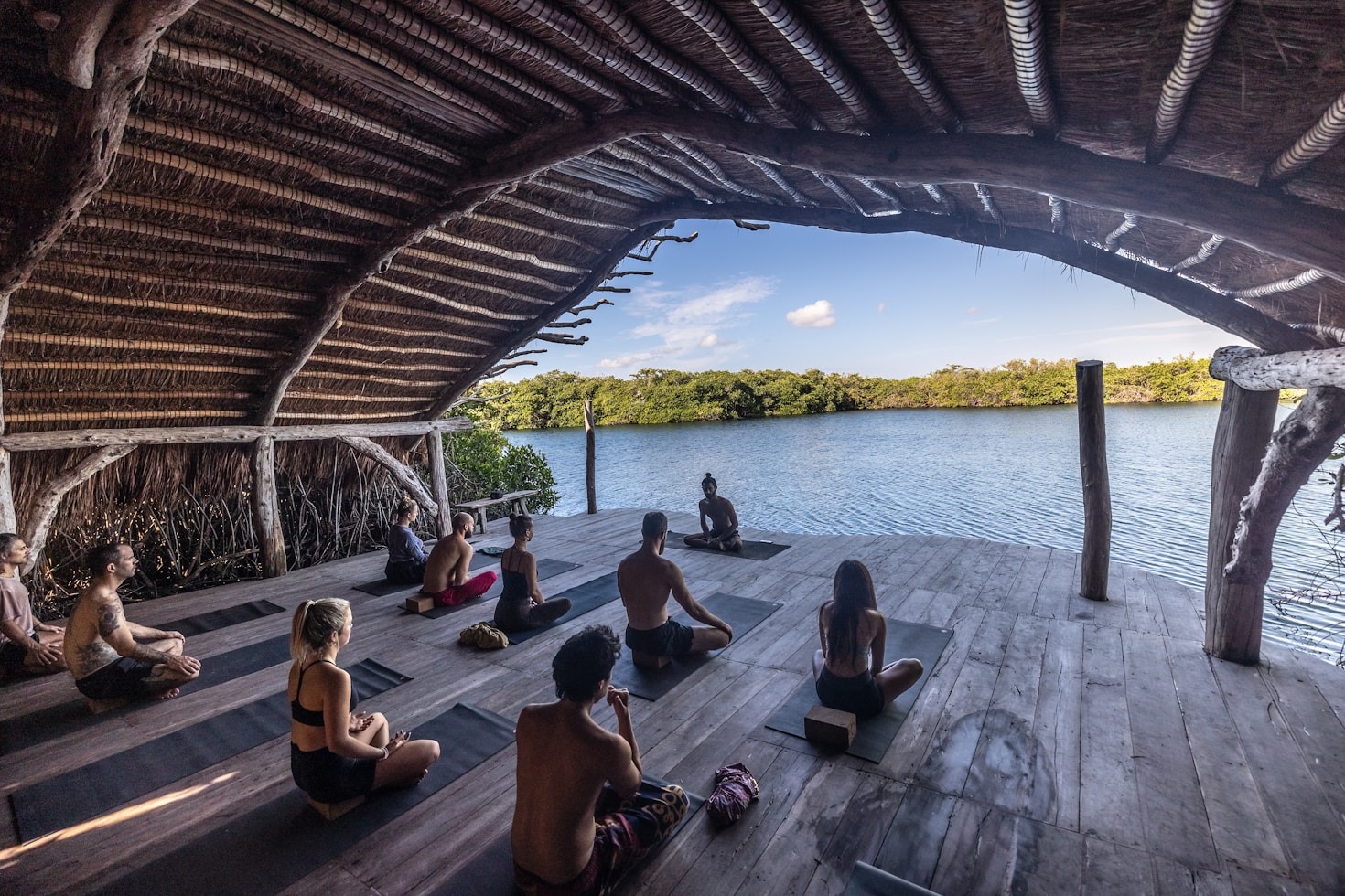 The Benefits of Organic Living in Retreats